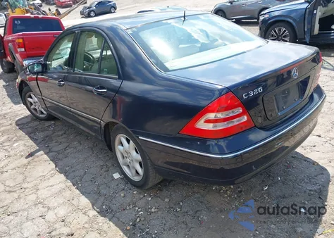 2002 Mercedes-Benz C 320 из США, поврежденный, VIN WDBRF64J22F216541
